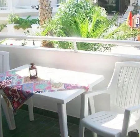 Apart Otel Mamouzelos 2*